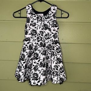Knit Works girls Black and White Rose Dress EUC SZ 5